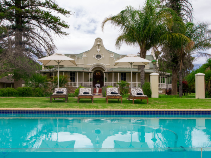 Bakenskraal Ostrich Palace