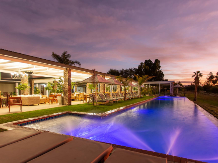 Mooiplaas Guesthouse